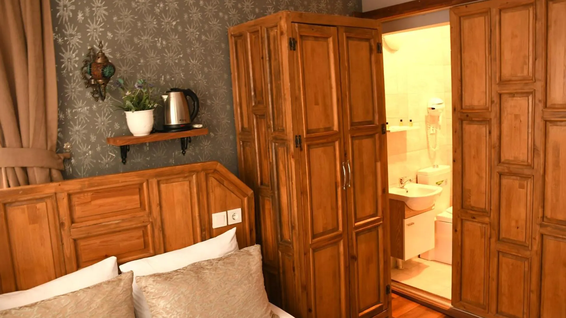 Californiacityhotel Istanbul Hotel
